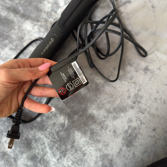 ghd Platinum+ Styler — 1” Flat Iron - Picture 6 of 6